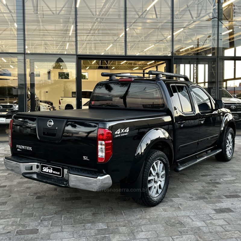 FRONTIER 2.5 SL 10 ANOS 4X4 CD TURBO ELETRONIC DIESEL 4P AUTOMÁTICO - 2013 - VACARIA