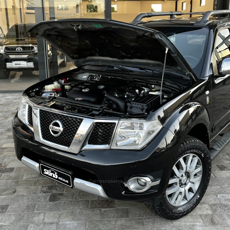 FRONTIER 2.5 SL 10 ANOS 4X4 CD TURBO ELETRONIC DIESEL 4P AUTOMÁTICO - 2013 - VACARIA