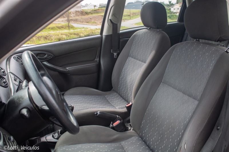 FOCUS 1.6 SE PLUS 16V FLEX 4P MANUAL - 2007 - FARROUPILHA