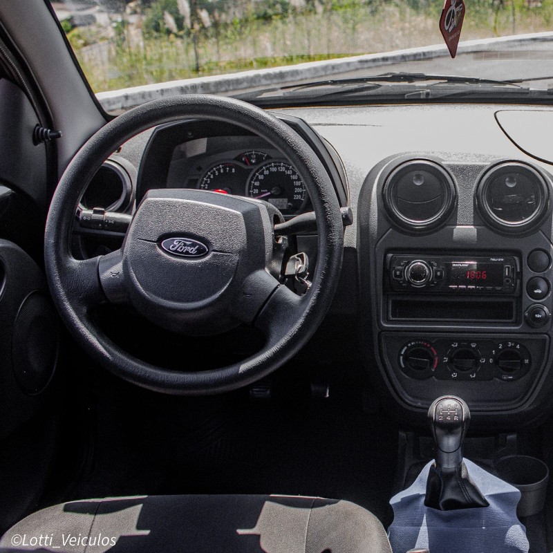 KA 1.0 TECNO 12V FLEX 4P MANUAL - 2011 - FARROUPILHA