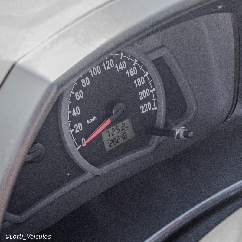 KA 1.0 TECNO 12V FLEX 4P MANUAL - 2011 - FARROUPILHA