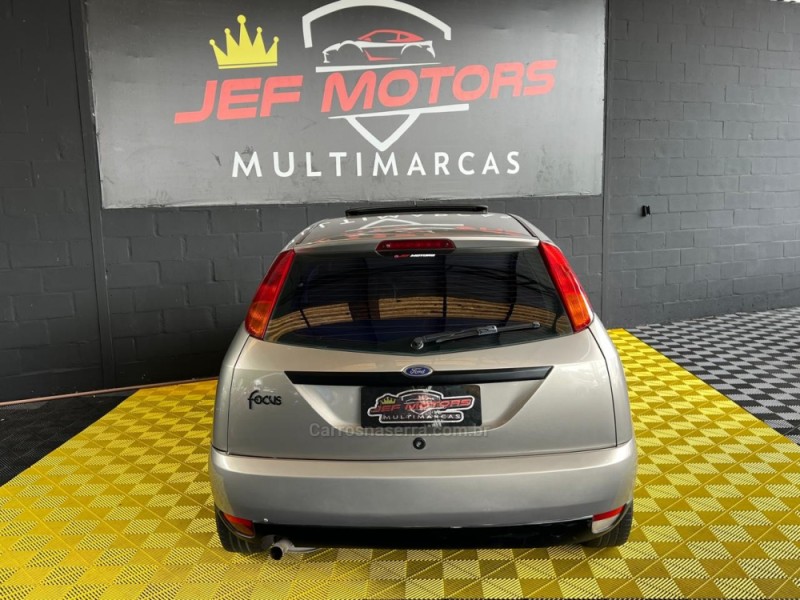 FOCUS 1.8 16V GASOLINA 4P MANUAL - 2003 - CAXIAS DO SUL