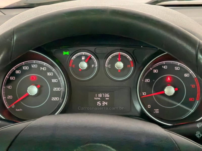 PUNTO 1.4 ATTRACTIVE ITALIA 8V FLEX 4P MANUAL - 2013 - NOVA PRATA