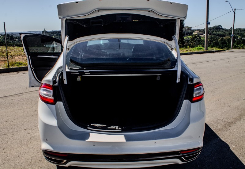 FUSION 2.0 TITANIUM FWD 16V GASOLINA 4P AUTOMÁTICO - 2014 - FARROUPILHA