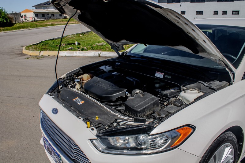 FUSION 2.0 TITANIUM FWD 16V GASOLINA 4P AUTOMÁTICO - 2014 - FARROUPILHA