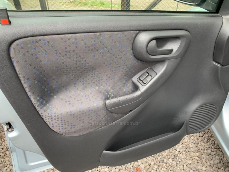 CORSA 1.4 MPFI MAXX 8V FLEX 4P MANUAL - 2012 - CAXIAS DO SUL