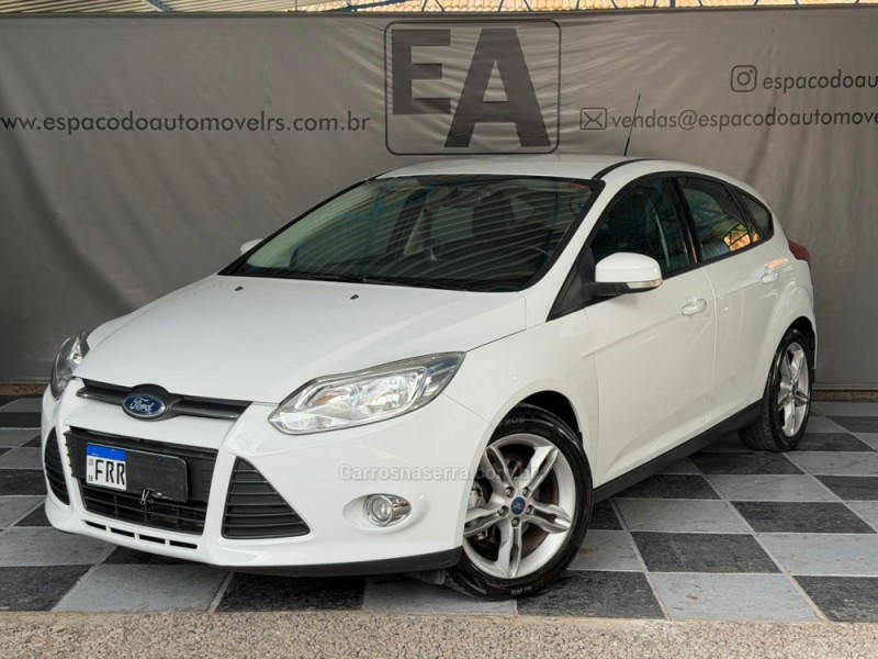 focus 2.0 se hatch 16v flex 4p auto 2015 nova prata