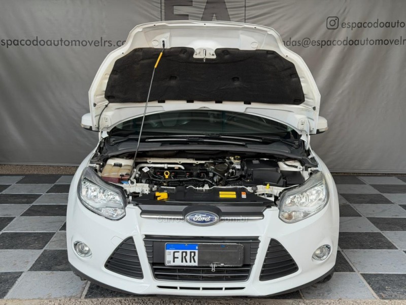 FOCUS 2.0 SE HATCH 16V FLEX 4P AUTO - 2015 - NOVA PRATA