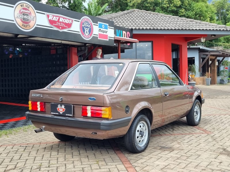 ESCORT 1.6 L 8V GASOLINA 2P MANUAL - 1985 - TEUTôNIA