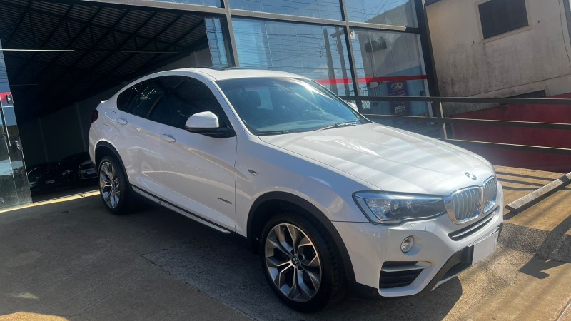 X4 2.0 28I X LINE 4X4 16V TURBO GASOLINA 4P AUTOMÁTICO - 2017 - VACARIA