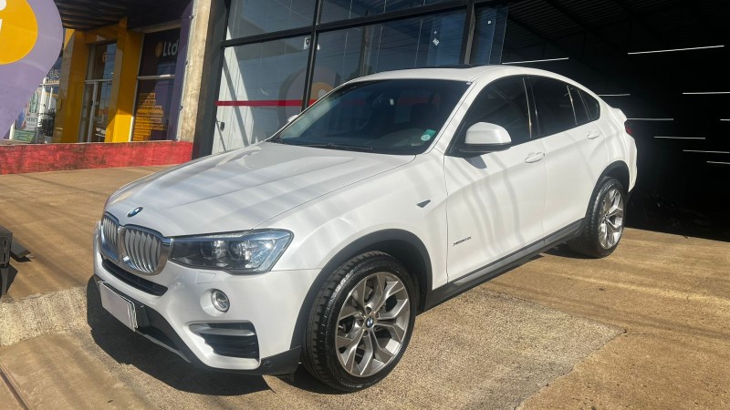 X4 2.0 28I X LINE 4X4 16V TURBO GASOLINA 4P AUTOMÁTICO - 2017 - VACARIA