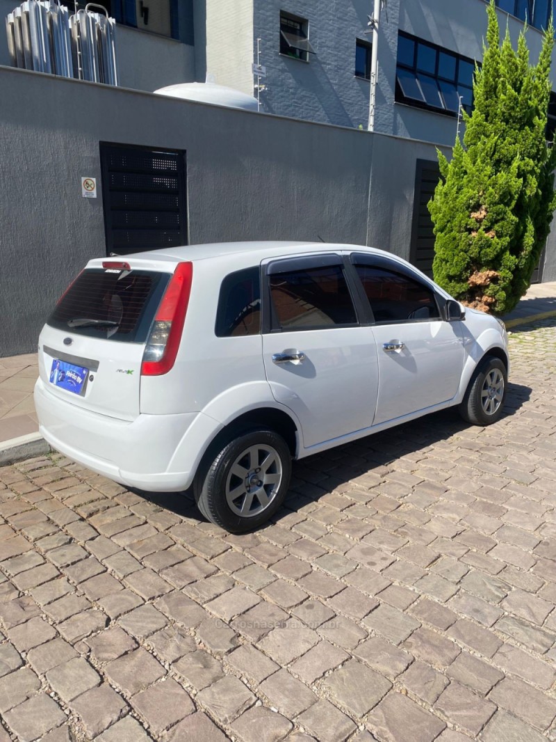 FIESTA 1.0 ROCAM HATCH 8V FLEX 4P MANUAL - 2011 - CAXIAS DO SUL
