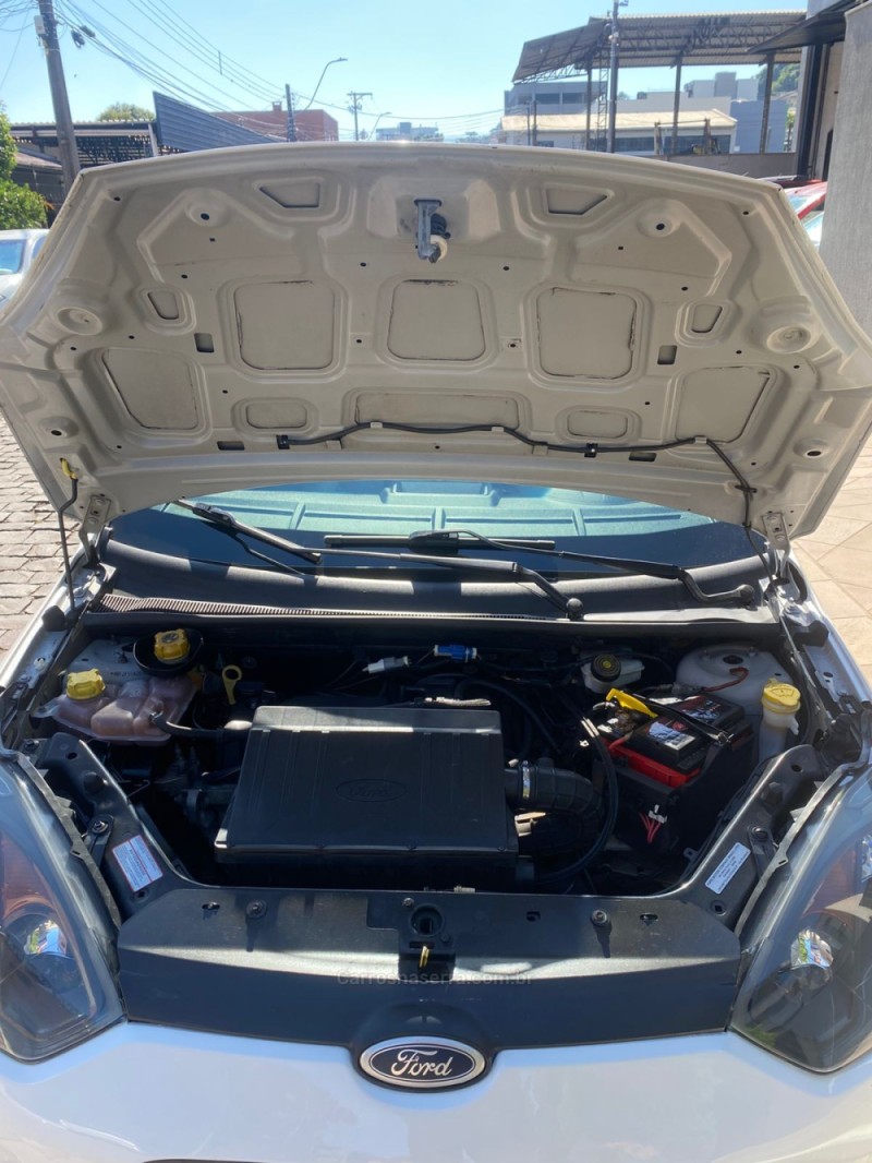 FIESTA 1.0 ROCAM HATCH 8V FLEX 4P MANUAL - 2011 - CAXIAS DO SUL