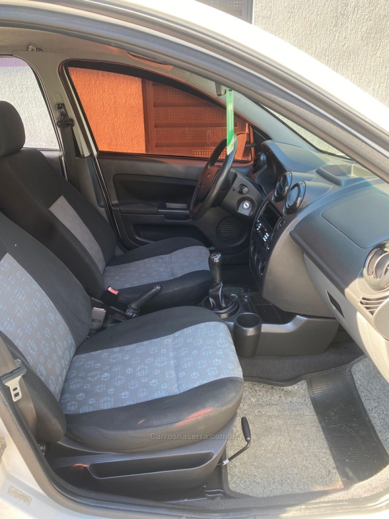 FIESTA 1.0 ROCAM HATCH 8V FLEX 4P MANUAL - 2011 - CAXIAS DO SUL