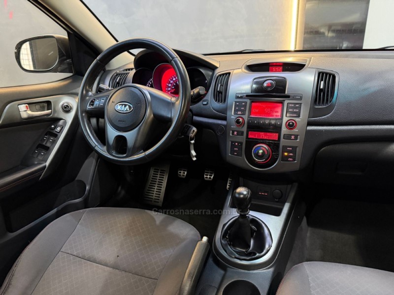 CERATO 1.6 E.221 SEDAN 16V GASOLINA 4P MANUAL - 2011 - NOVO HAMBURGO