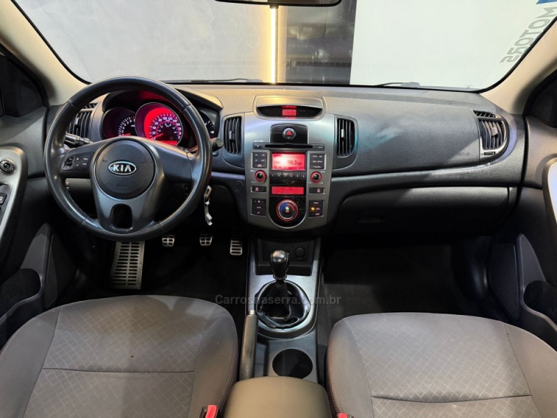 CERATO 1.6 E.221 SEDAN 16V GASOLINA 4P MANUAL - 2011 - NOVO HAMBURGO