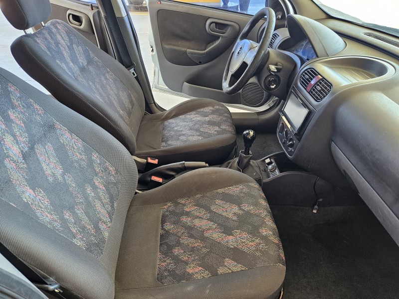 CORSA 1.0 MPFI JOY 8V GASOLINA 4P MANUAL - 2005 - CAXIAS DO SUL