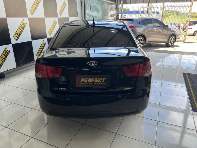 CERATO 1.6 EX SEDAN 16V GASOLINA 4P MANUAL - 2011 - PORTãO