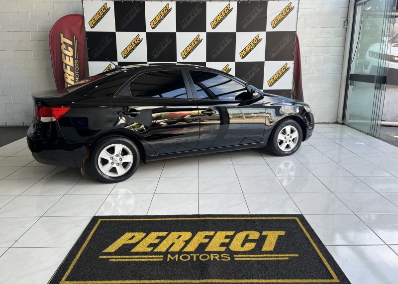 CERATO 1.6 EX SEDAN 16V GASOLINA 4P MANUAL - 2011 - PORTãO