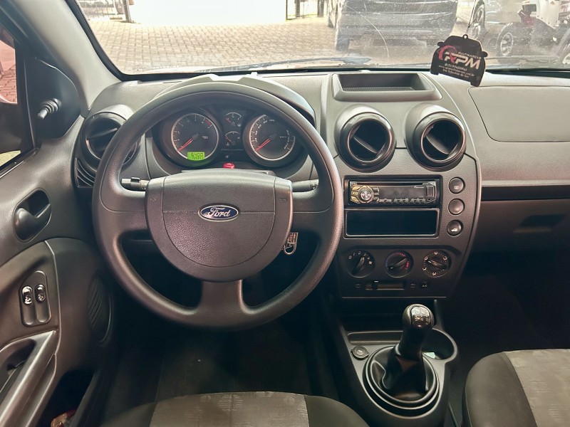 FIESTA 1.0 ROCAM SE PLUS 8V FLEX 4P MANUAL - 2014 - SãO SEBASTIãO DO CAí