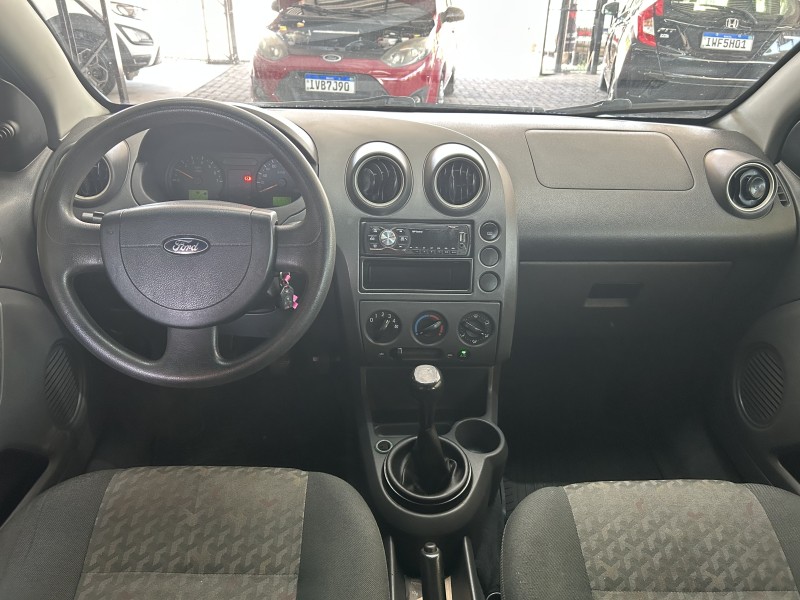 FIESTA 1.0 EDGE 8V GASOLINA 4P MANUAL - 2004 - SãO SEBASTIãO DO CAí