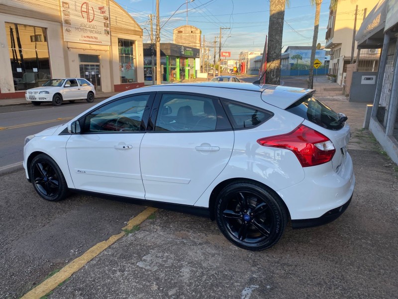FOCUS 2.0 SE HATCH 16V FLEX 4P AUTO - 2014 - VACARIA