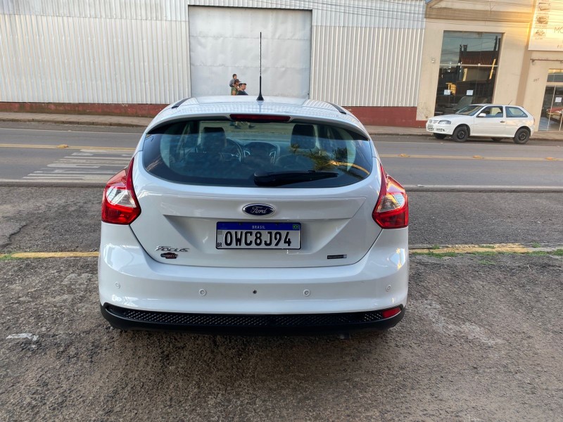 FOCUS 2.0 SE HATCH 16V FLEX 4P AUTO - 2014 - VACARIA