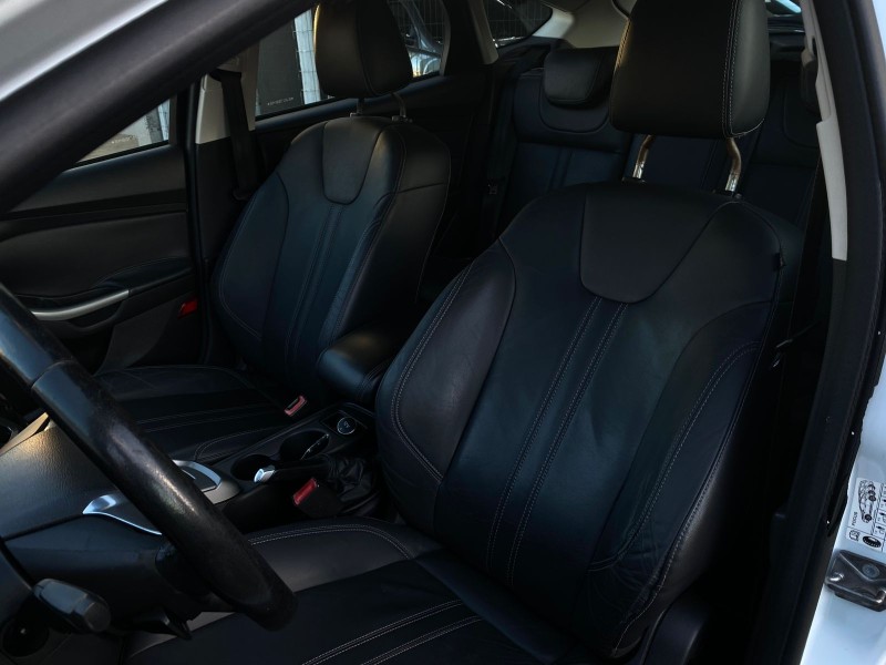 FOCUS 2.0 SE HATCH 16V FLEX 4P AUTO - 2014 - VACARIA
