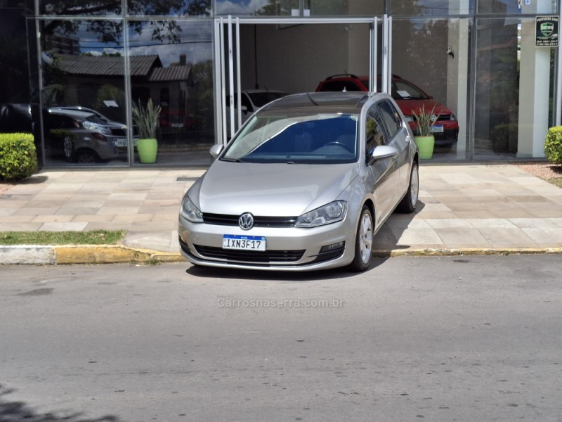 GOLF 1.0 TSI COMFORTLINE 12V TOTAL FLEX 4P MANUAL - 2017 - FARROUPILHA