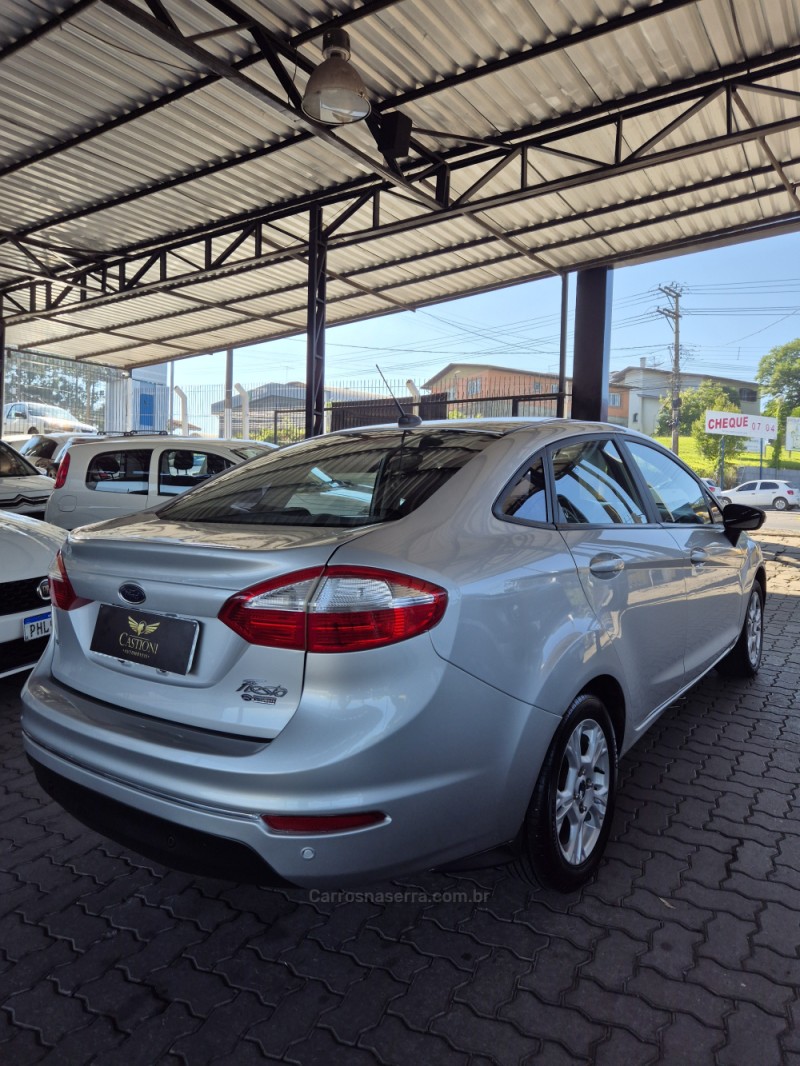 FIESTA 1.6 SEL SEDAN 16V FLEX 4P MANUAL  - 2016 - CAXIAS DO SUL