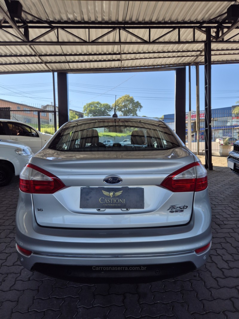 FIESTA 1.6 SEL SEDAN 16V FLEX 4P MANUAL  - 2016 - CAXIAS DO SUL