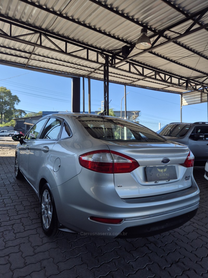 FIESTA 1.6 SEL SEDAN 16V FLEX 4P MANUAL  - 2016 - CAXIAS DO SUL