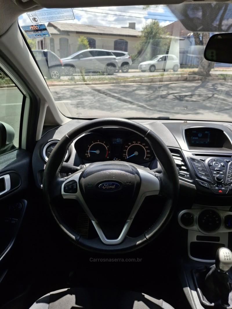 FIESTA 1.6 SE HATCH PLUS 16V FLEX 4P MANUAL - 2019 - FARROUPILHA