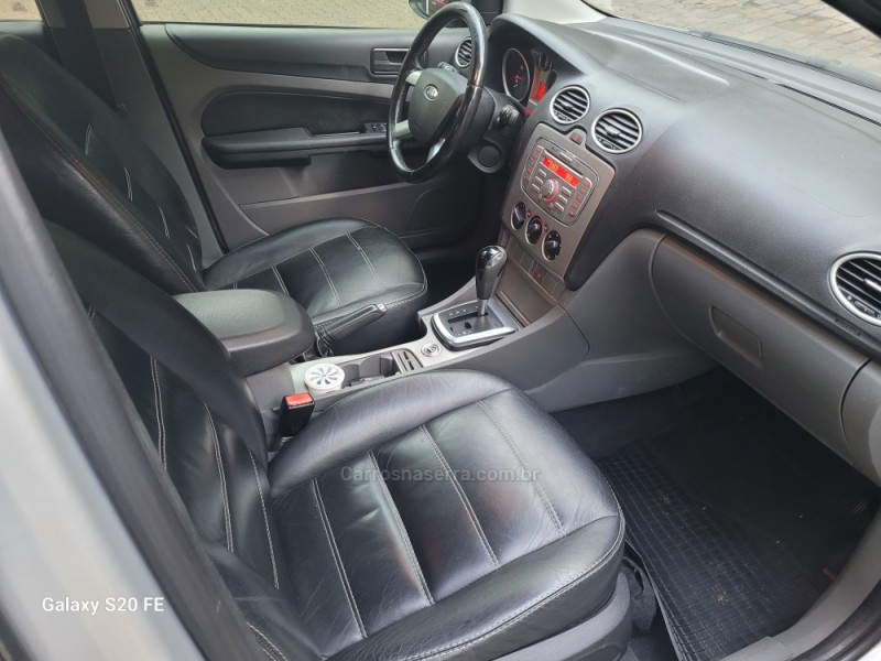 FOCUS 2.0 GLX 16V GASOLINA 4P AUTOMÁTICO - 2013 - NOVA PRATA