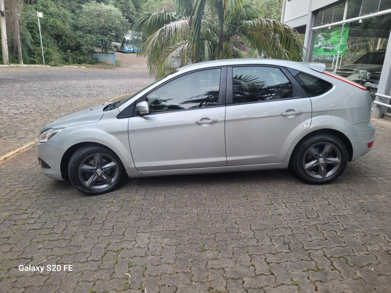 FOCUS 2.0 GLX 16V GASOLINA 4P AUTOMÁTICO - 2013 - NOVA PRATA