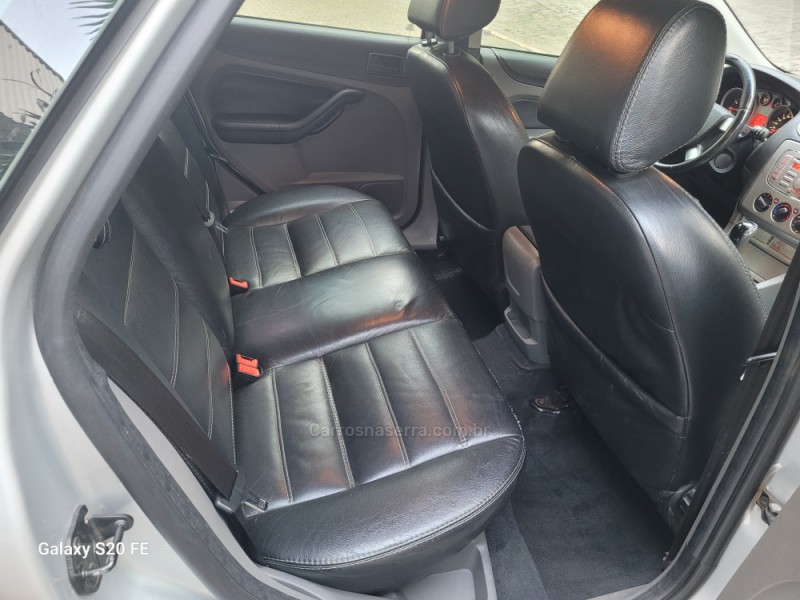 FOCUS 2.0 GLX 16V GASOLINA 4P AUTOMÁTICO - 2013 - NOVA PRATA