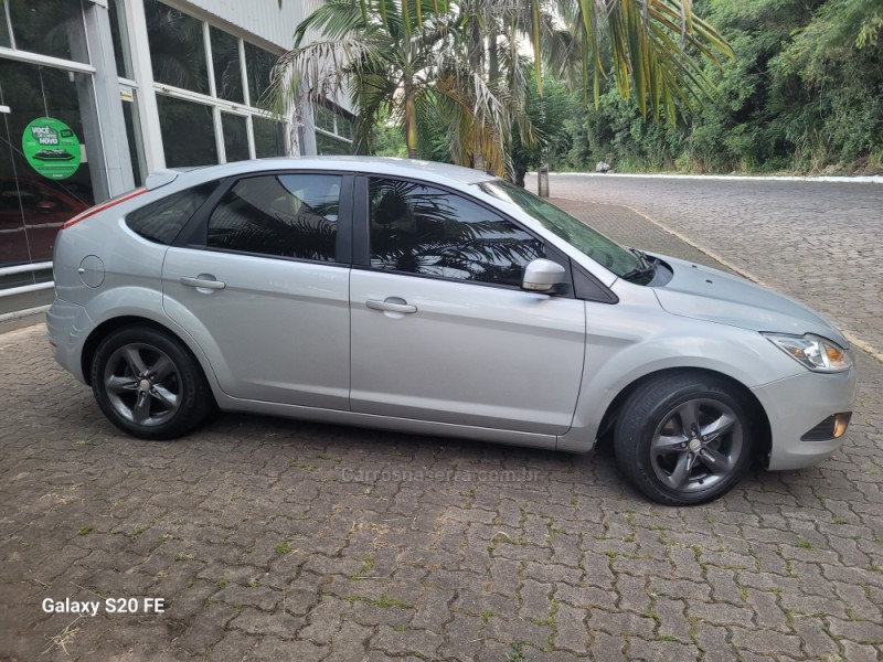 FOCUS 2.0 GLX 16V GASOLINA 4P AUTOMÁTICO - 2013 - NOVA PRATA