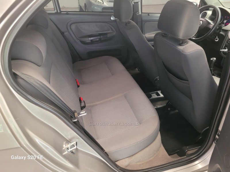 VOYAGE 1.6 MI COMFORTLINE 8V FLEX 4P MANUAL - 2011 - NOVA PRATA