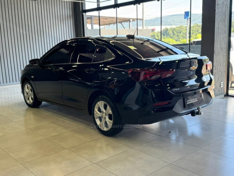 ONIX 1.0	PREMIER PLUS 8V TURBO FLEX 4P AUTOMÁTICO - 2020 - DOIS IRMãOS