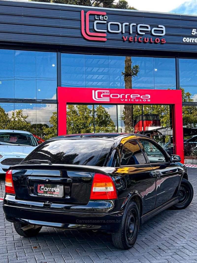 ASTRA 1.8 MPFI GL 8V GASOLINA 2P MANUAL - 2000 - CANELA