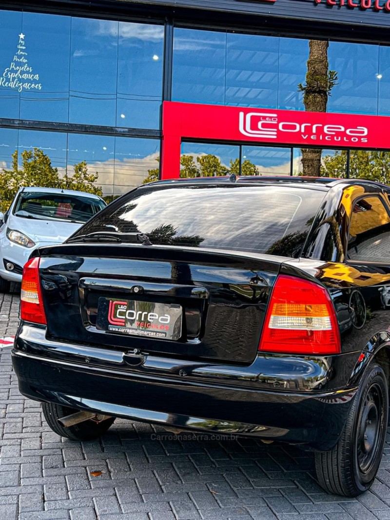 ASTRA 1.8 MPFI GL 8V GASOLINA 2P MANUAL - 2000 - CANELA