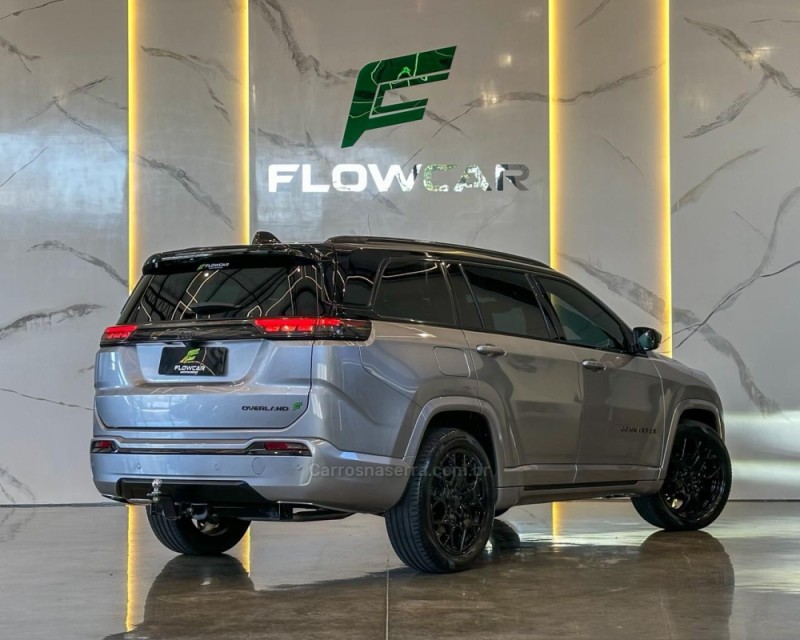 COMMANDER 1.3 OVERLAND T270 16V 4X2 TURBO FLEX 4P AUTOMÁTICO - 2023 - GARIBALDI