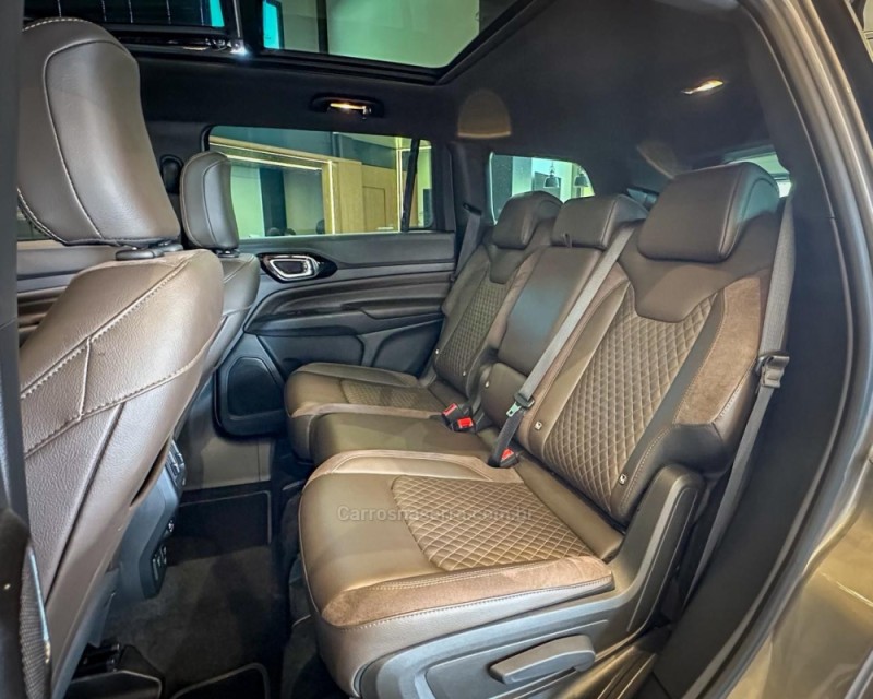 COMMANDER 1.3 OVERLAND T270 16V 4X2 TURBO FLEX 4P AUTOMÁTICO - 2023 - GARIBALDI