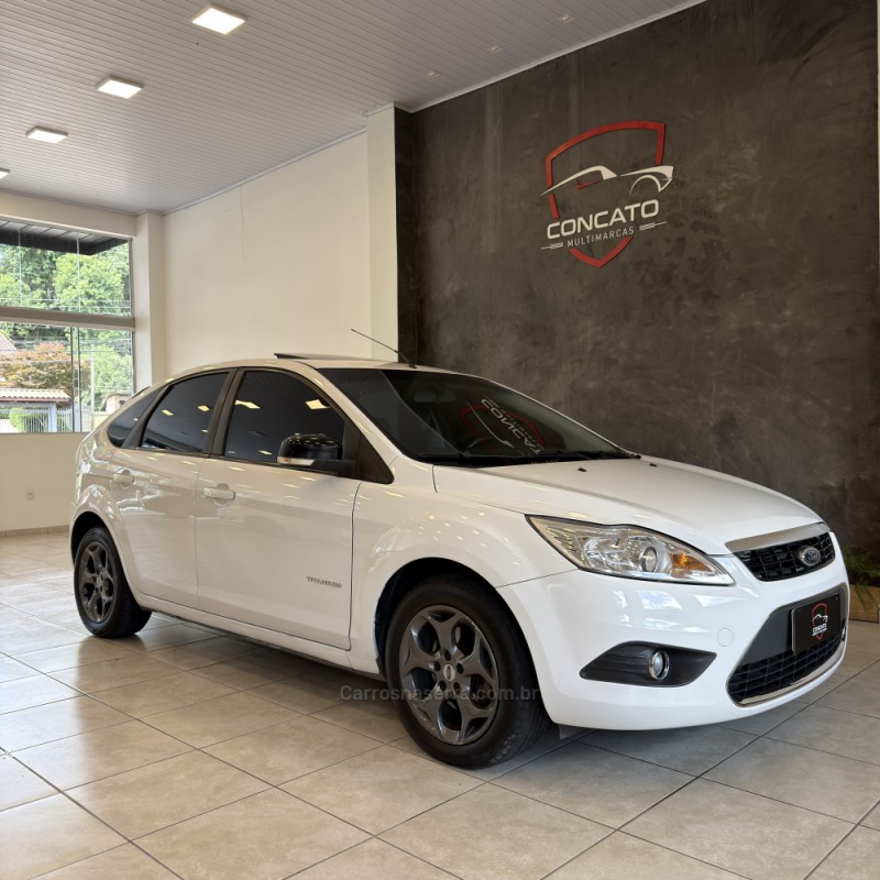 FOCUS 2.0 TITANIUM HATCH 16V FLEX 4P AUTOMÁTICO - 2013 - FARROUPILHA