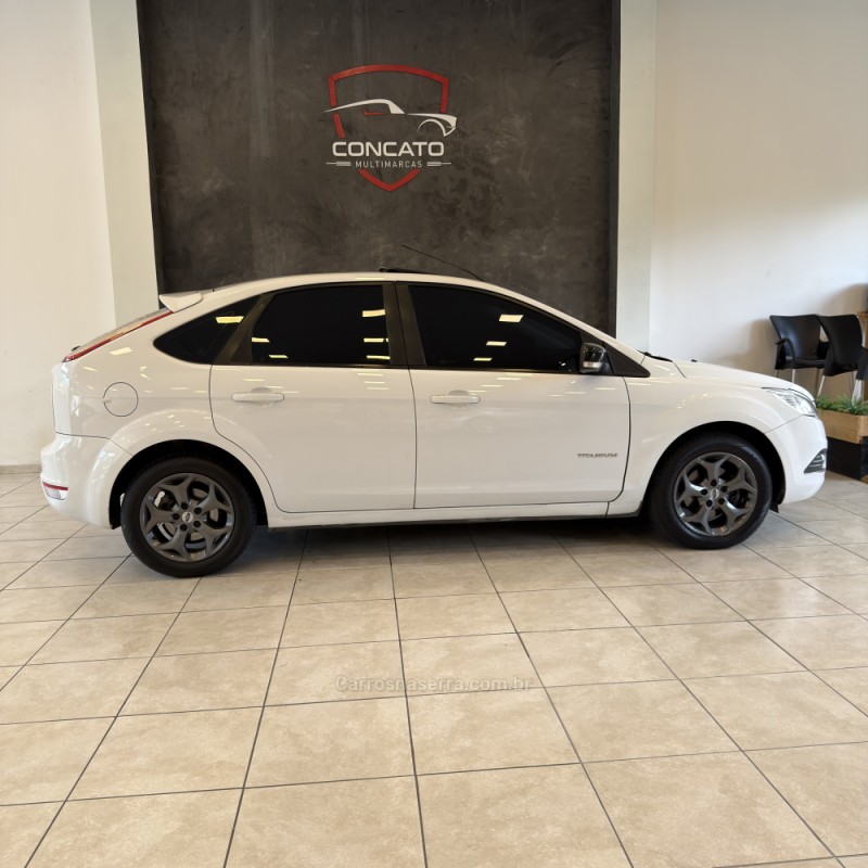 FOCUS 2.0 TITANIUM HATCH 16V FLEX 4P AUTOMÁTICO - 2013 - FARROUPILHA