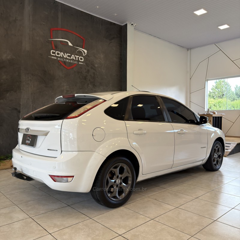 FOCUS 2.0 TITANIUM HATCH 16V FLEX 4P AUTOMÁTICO - 2013 - FARROUPILHA
