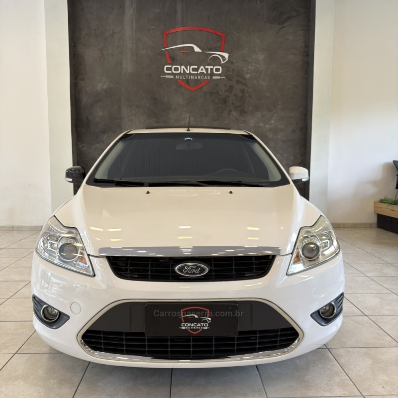 FOCUS 2.0 TITANIUM HATCH 16V FLEX 4P AUTOMÁTICO - 2013 - FARROUPILHA