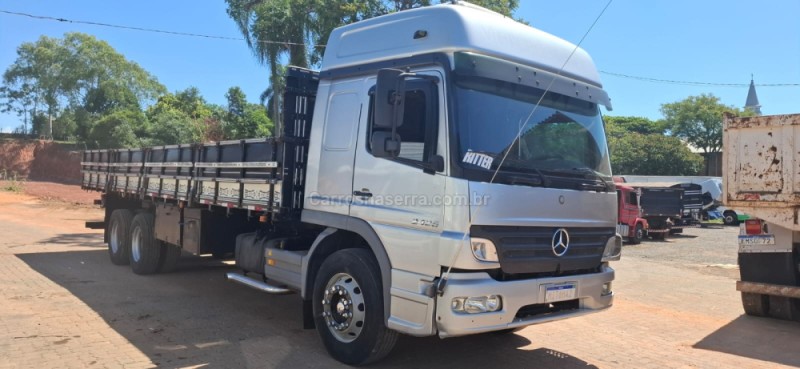 ATEGO 2426 6X2 - 2011 - PORTãO