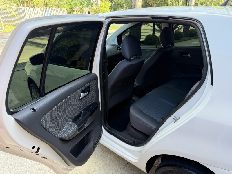 FOX 1.0 MI 8V FLEX 4P MANUAL - 2011 - CAXIAS DO SUL