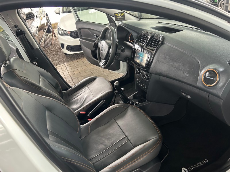 SANDERO 1.6 STEPWAY 8V FLEX 4P MANUAL - 2015 - CAXIAS DO SUL
